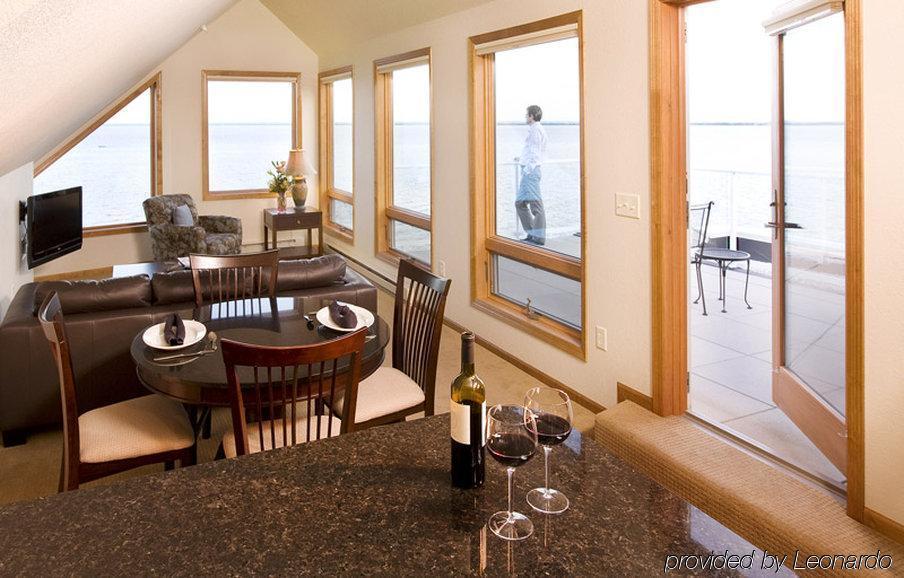 Beacon Pointe On Lake Superior Hotel Duluth Restoran gambar